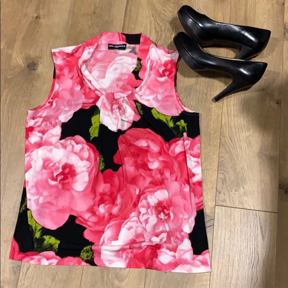 NWOT. Rose pattern blouse